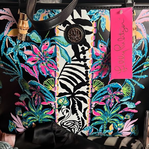 NWT: Lilly Pulitzer Meena Tote Onyx Paradise Glow Engineered Tote$178 - Picture 6 of 14